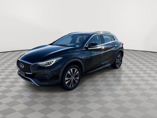 2018 INFINITI QX30 Luxury