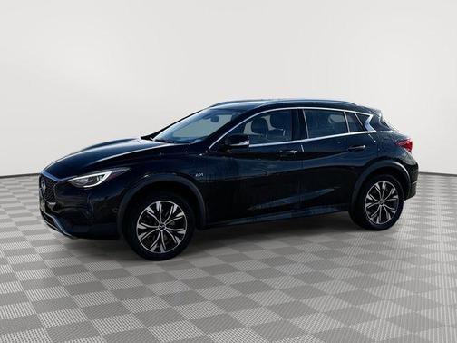 2018 INFINITI QX30 Luxury