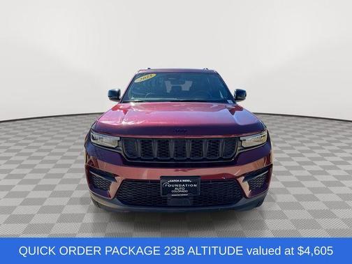 2025 Jeep Grand Cherokee Laredo