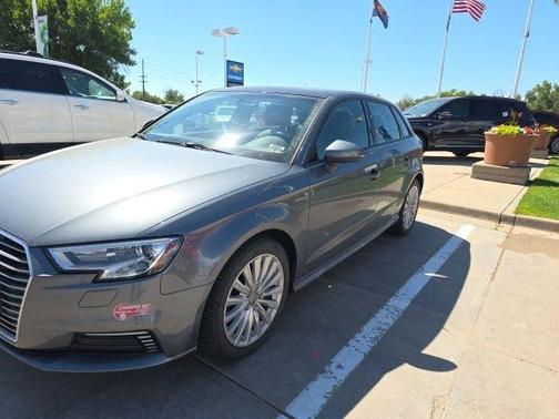 2017 Audi A3 e-tron 1.4T Premium