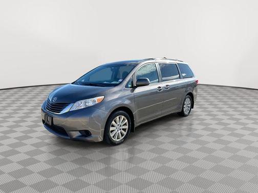 2015 Toyota Sienna LE