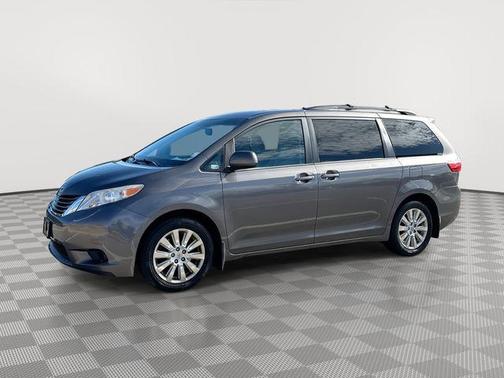 2015 Toyota Sienna LE
