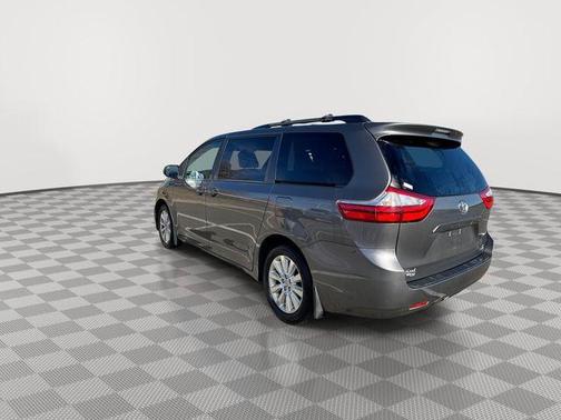 2015 Toyota Sienna LE