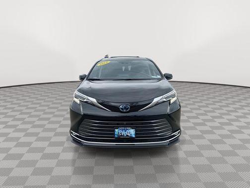 2024 Toyota Sienna Platinum 7 Passenger