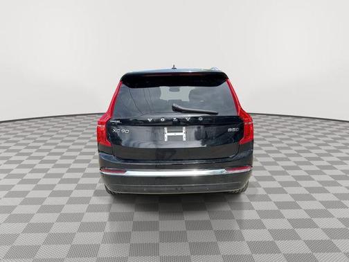 2024 Volvo XC90 B5 Plus Bright Theme