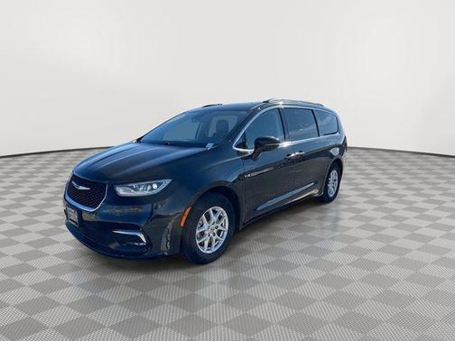 2022 Chrysler Pacifica Touring-L