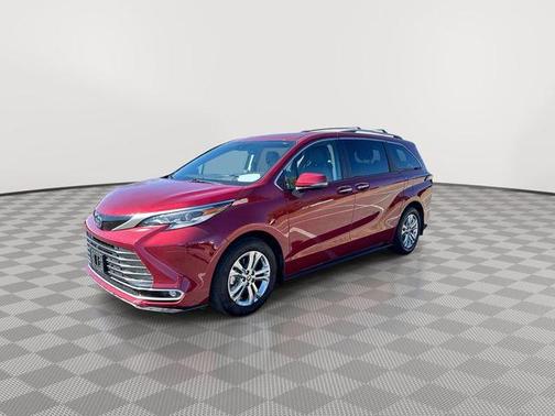 2022 Toyota Sienna Platinum 7 Passenger