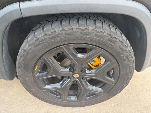 2023 Rivian R1S Adventure Quad Motor Large Pack