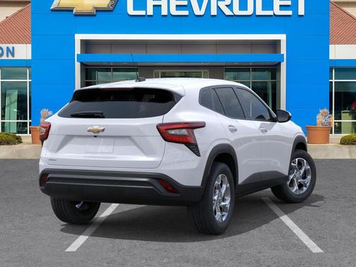 2025 Chevrolet Trax LS
