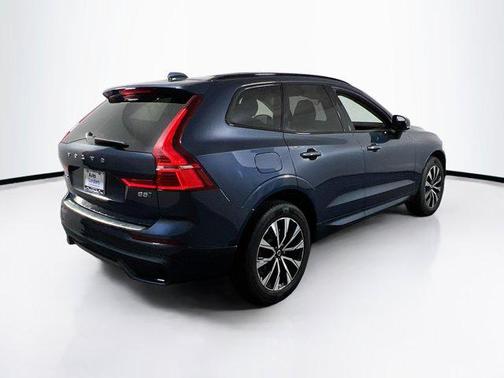 2023 Volvo XC60 Plus Dark Theme