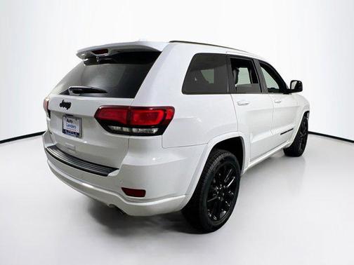 2022 Jeep Grand Cherokee Laredo