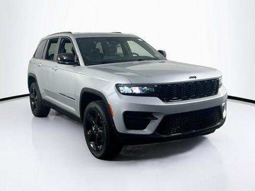 2022 Jeep Grand Cherokee Altitude
