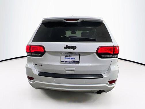 2022 Jeep Grand Cherokee Laredo