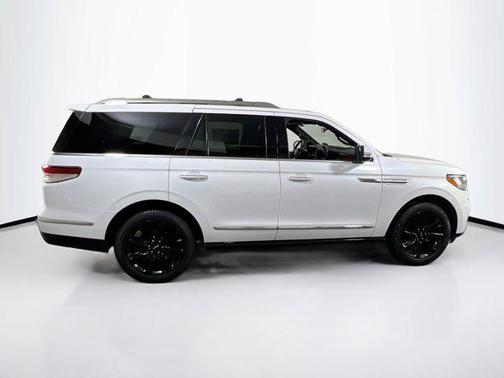 2022 Lincoln Navigator Reserve