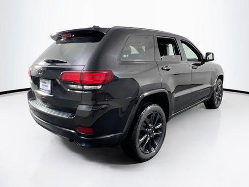 2022 Jeep Grand Cherokee Laredo