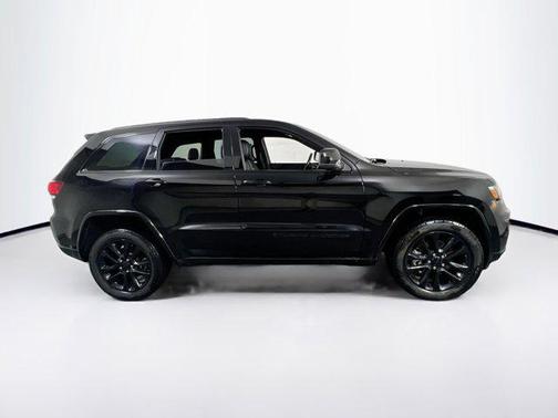 2022 Jeep Grand Cherokee Laredo