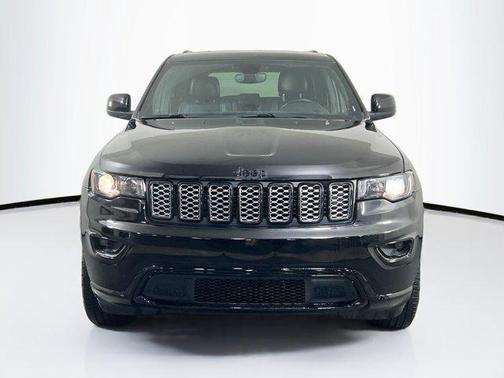 2022 Jeep Grand Cherokee Laredo