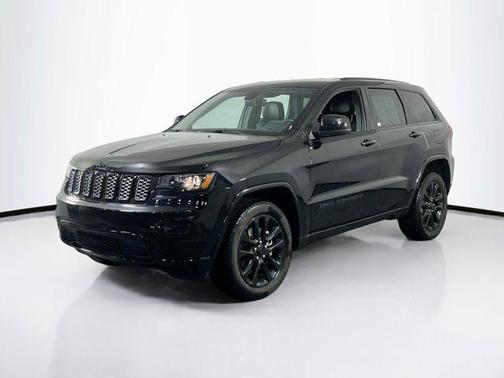 2022 Jeep Grand Cherokee Laredo