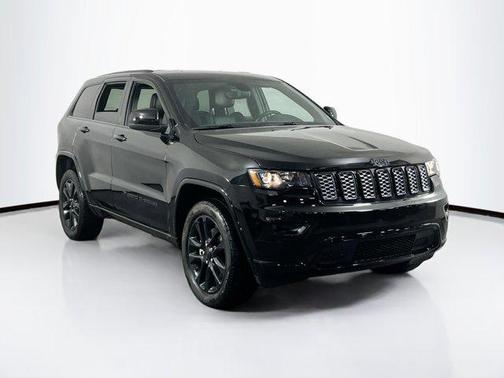2022 Jeep Grand Cherokee Laredo