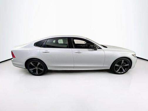 2020 Volvo S90 Recharge Plug-In Hybrid T8 R-Design
