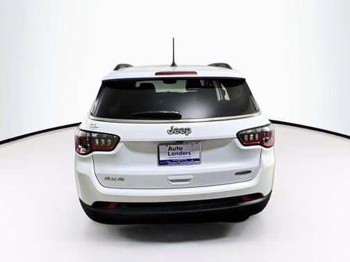 Bright White Clearcoat 2022 Jeep Compass Latitude