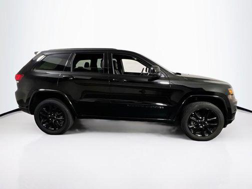 2022 Jeep Grand Cherokee Laredo