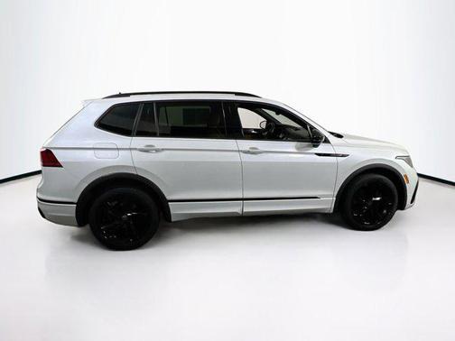 2023 Volkswagen Tiguan 2.0T SE R-Line Black 4MOTION