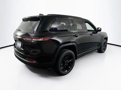 2022 Jeep Grand Cherokee Altitude