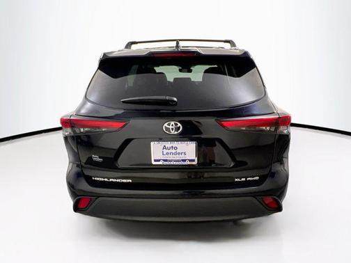 Midnight Black Metallic 2023 Toyota Highlander XLE