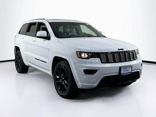 2022 Jeep Grand Cherokee Laredo
