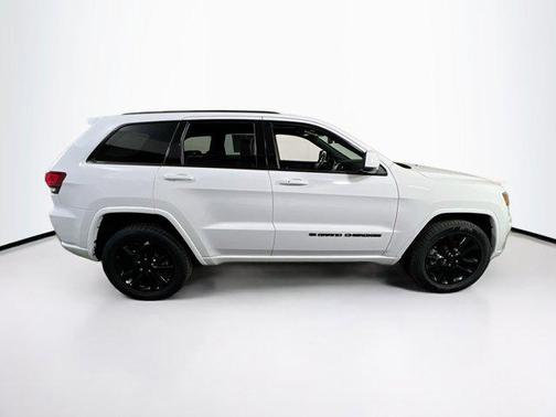2022 Jeep Grand Cherokee Laredo