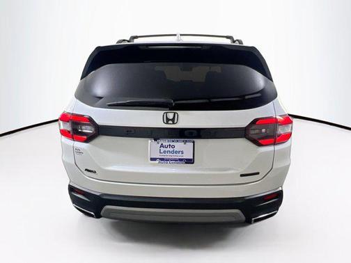 2023 Honda Pilot Touring 8-Passenger