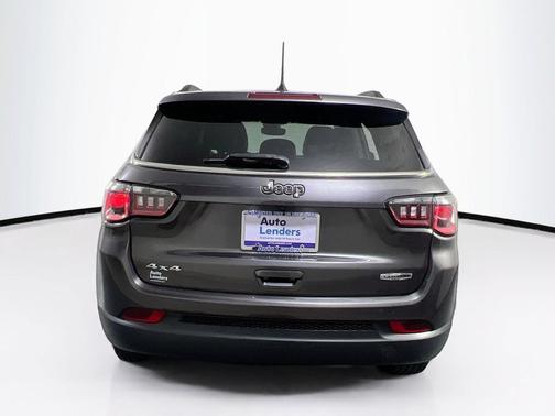 Granite Crystal Metallic Clearcoat 2023 Jeep Compass Latitude
