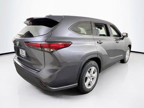 2022 Toyota Highlander L