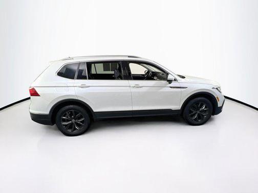 Opal White Pearl 2023 Volkswagen Tiguan 2.0T SE 4MOTION