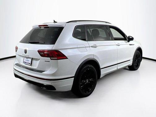 2022 Volkswagen Tiguan 2.0T SE R-Line Black 4MOTION