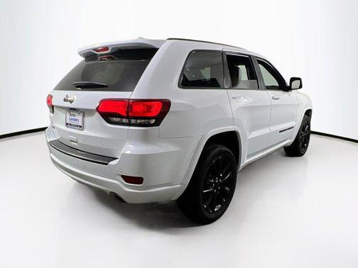 2022 Jeep Grand Cherokee Laredo