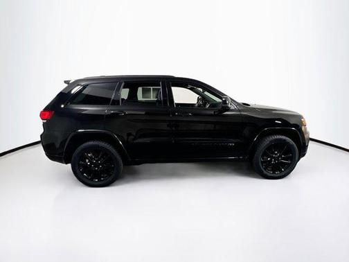 2022 Jeep Grand Cherokee Laredo