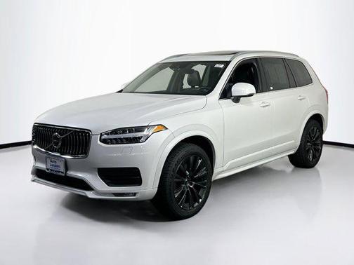 2022 Volvo XC90 T5 Momentum