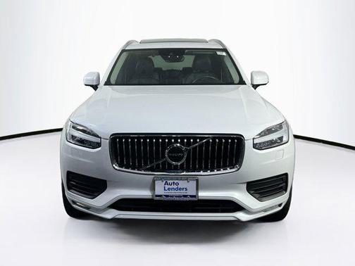 2022 Volvo XC90 T5 Momentum