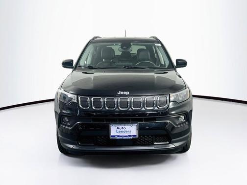 Diamond Black Crystal Pearlcoat 2022 Jeep Compass Latitude