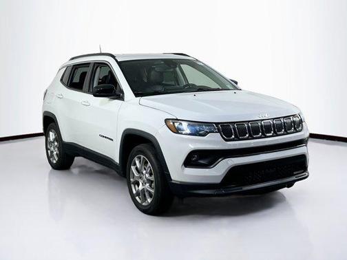 2022 Jeep Compass Latitude Lux
