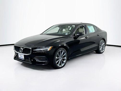 2020 Volvo S60 T6 Momentum