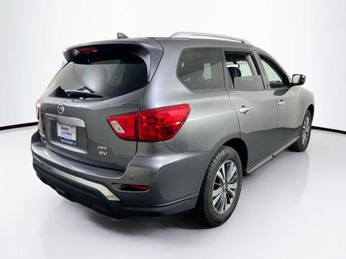 2019 Nissan Pathfinder SV