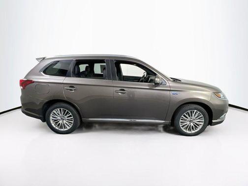 2022 Mitsubishi Outlander PHEV GT