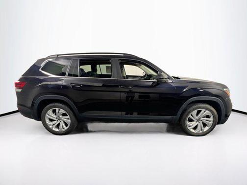2022 Volkswagen Atlas 3.6L SE w/Technology