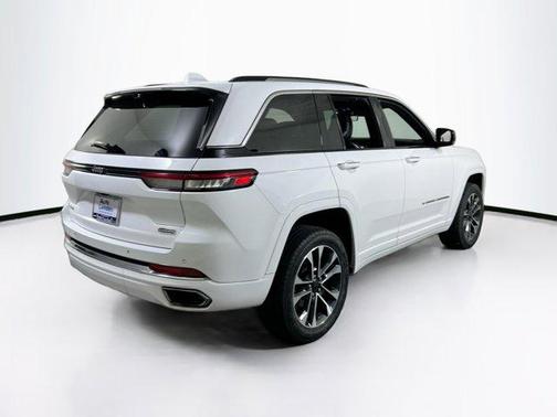 2022 Jeep Grand Cherokee Overland