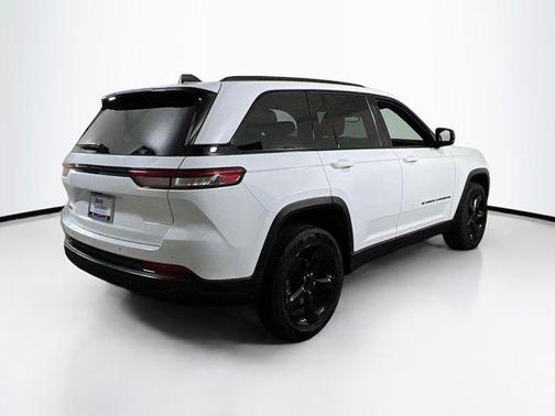 2022 Jeep Grand Cherokee Altitude