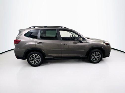 Brilliant Bronze Metallic 2023 Subaru Forester Premium