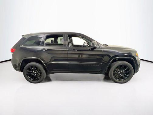 2022 Jeep Grand Cherokee Laredo